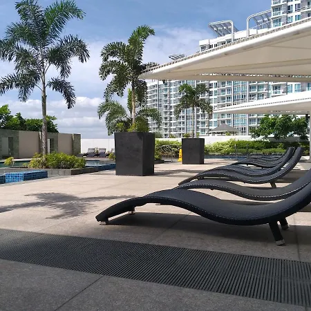 Mactan Newtown With Sun Set And Garden View Aparthotel