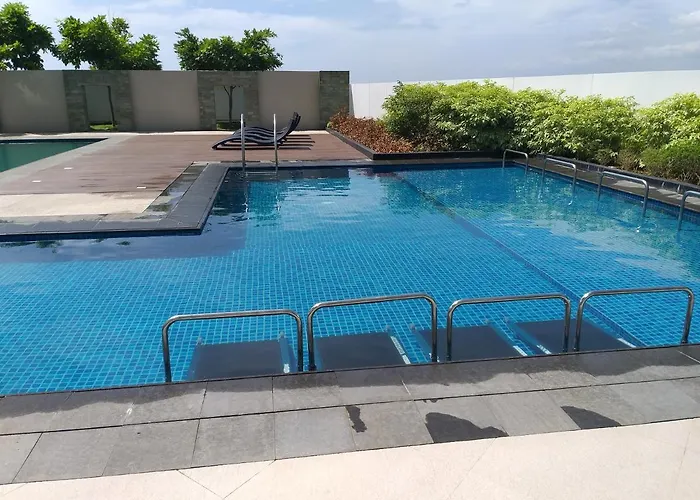 Aparthotel Mactan Newtown With Sun Set And Garden View Cebu